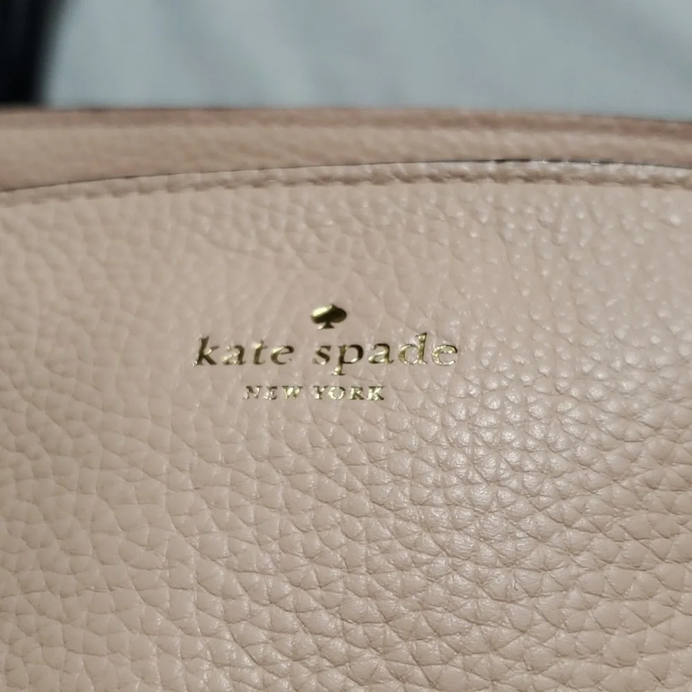Kate spade large peachy pink and black pebbled leather tote bag
